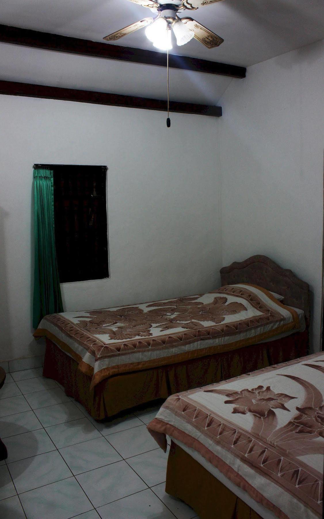 Wisma tamu Teba House *