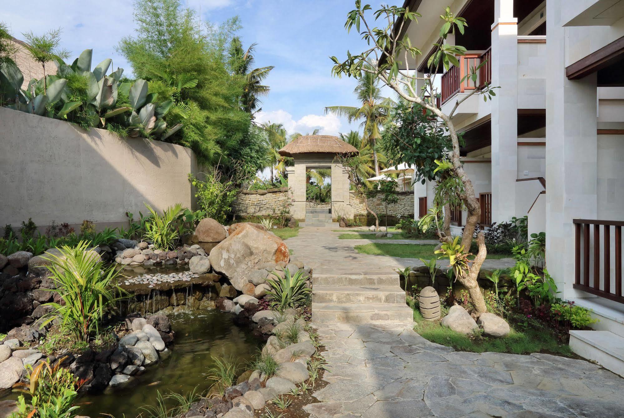 Resort Radha Phala & 4*