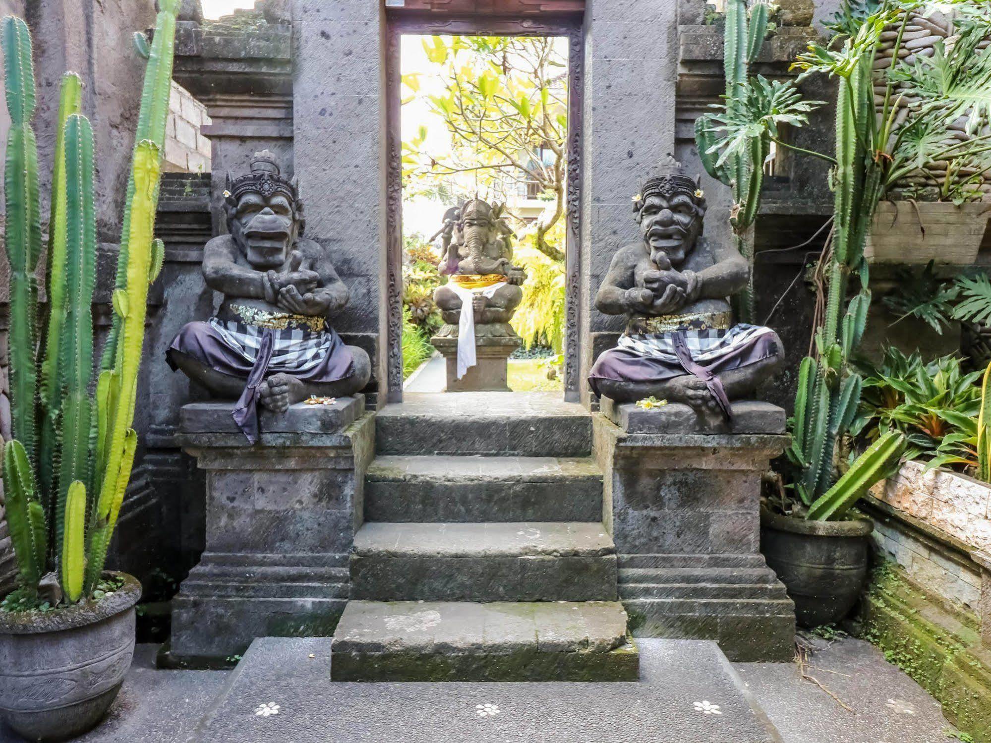 Nida Monkey Forest Temple Complex 2*