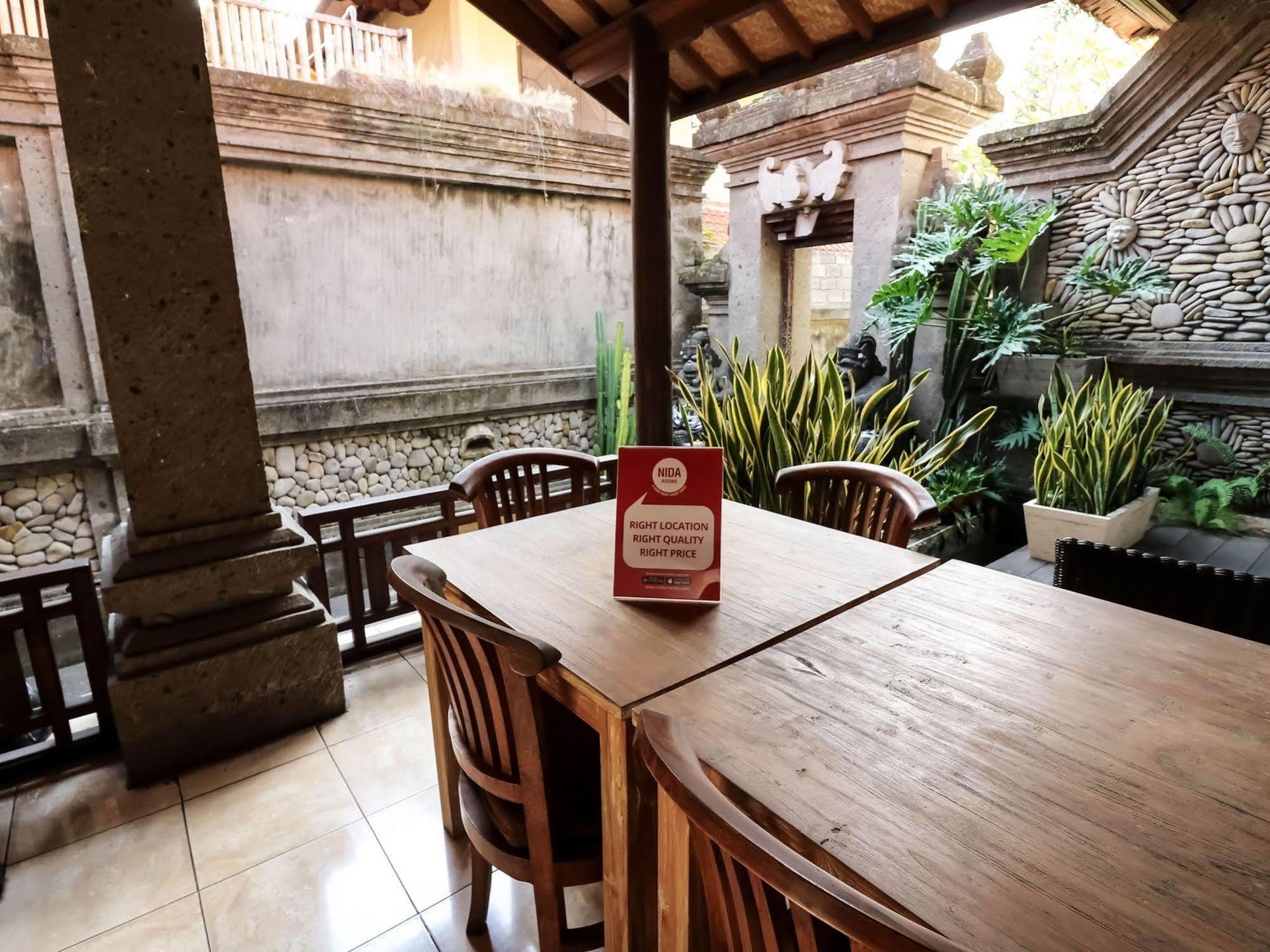 Nida Monkey Forest Temple Complex Ubud (Bali)