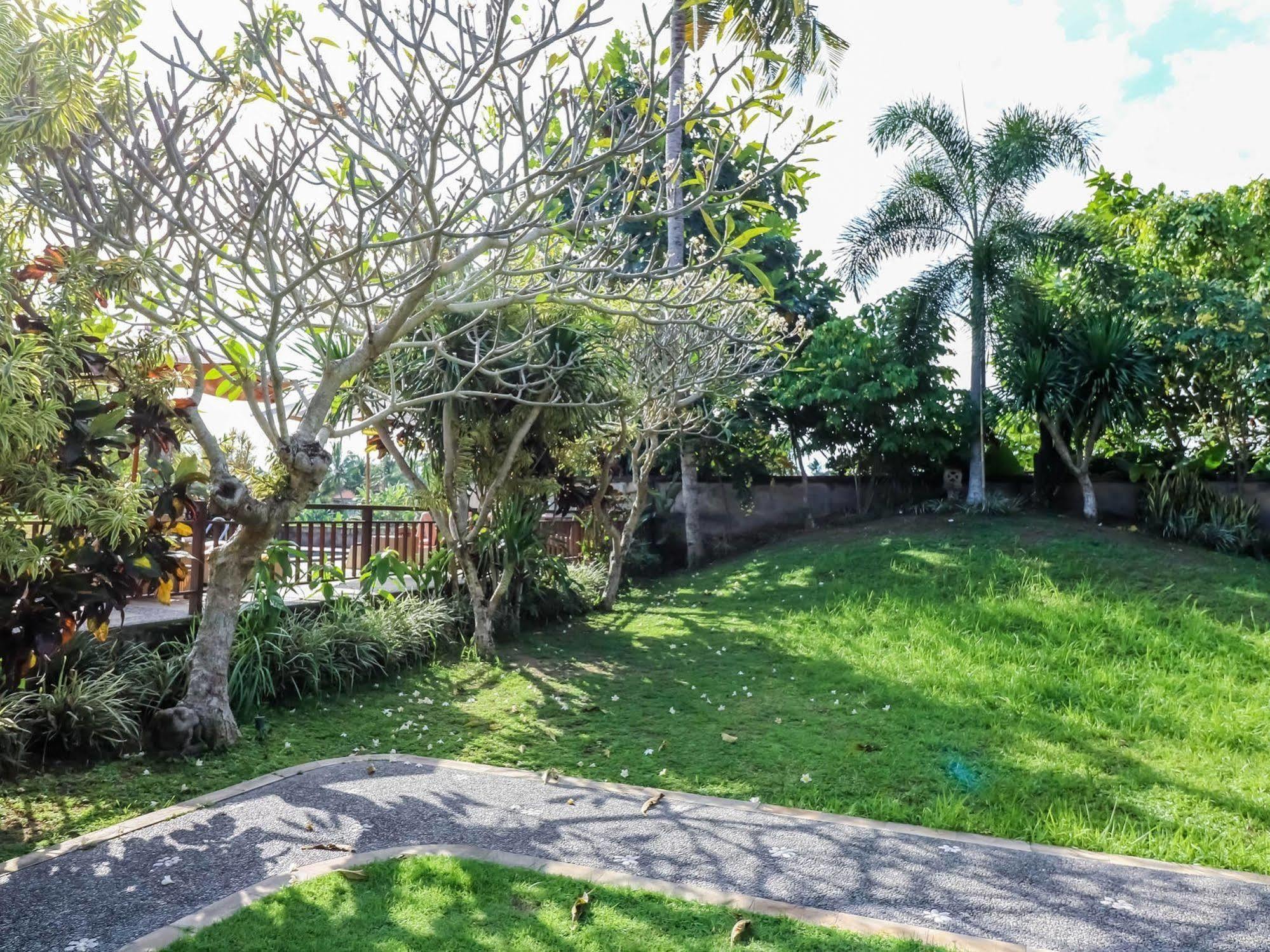 Hotel Nida Monkey Forest Temple Complex