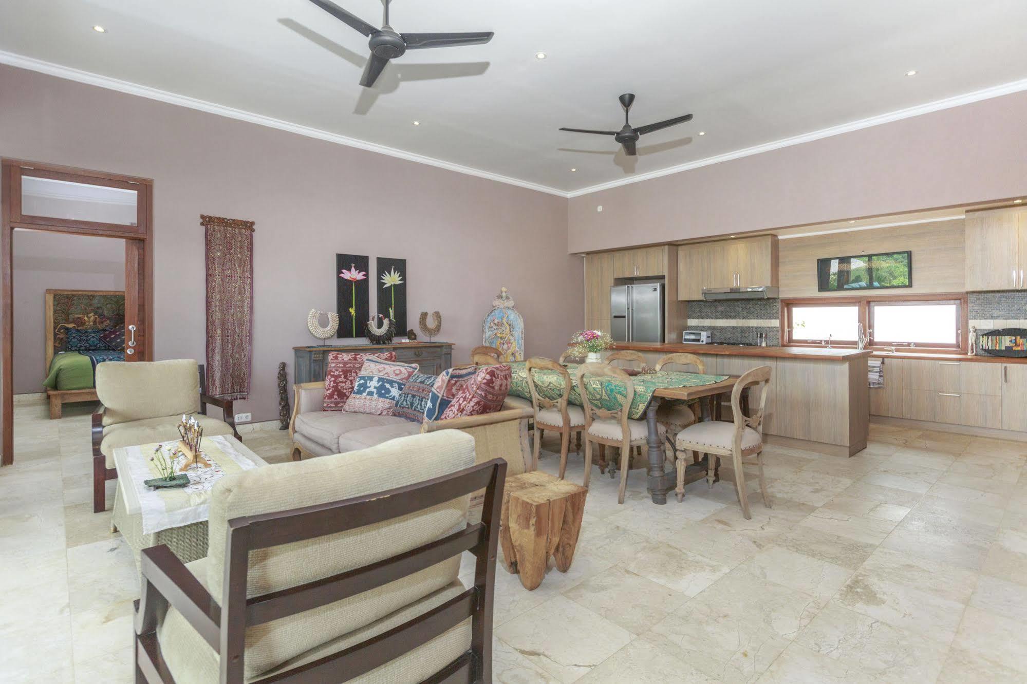 Wake In Paradise And Luxury Lebah Villas Pousada