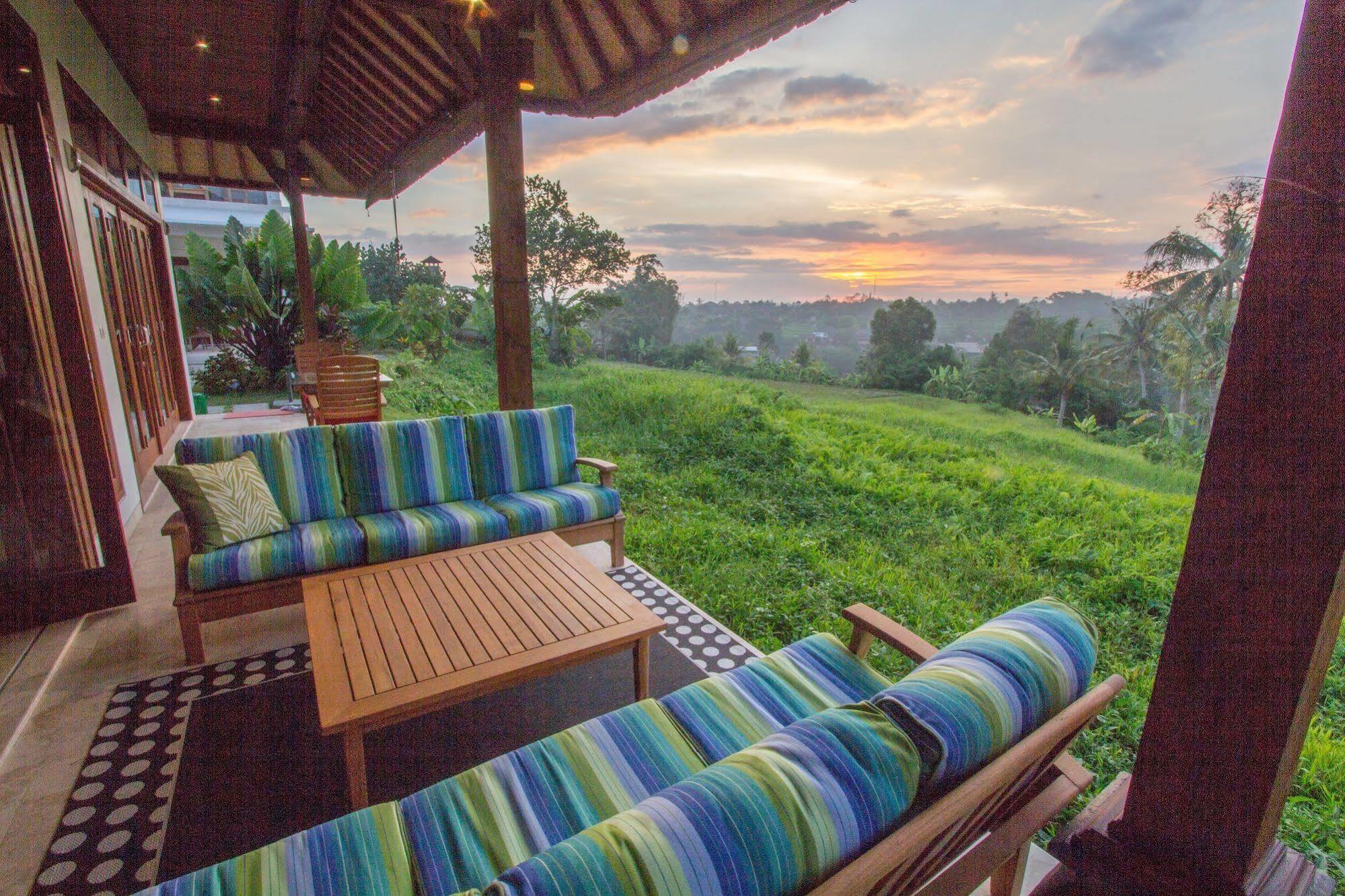 Wake In Paradise And Luxury Lebah Villas Pousada Ubud