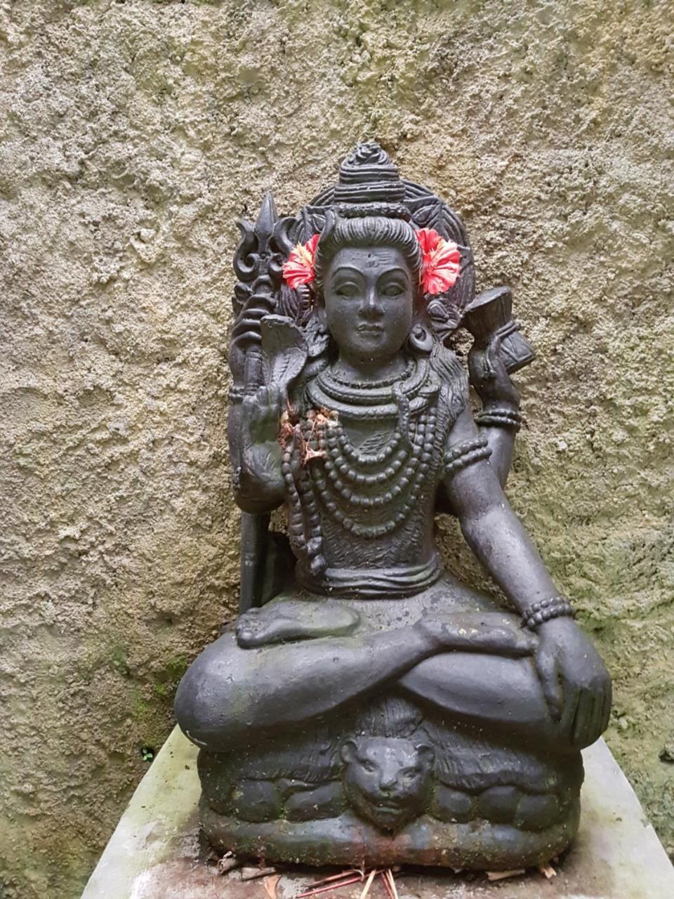 Yoga House *