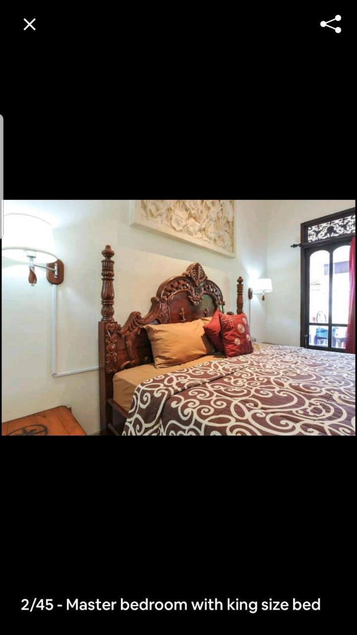 Yoga House *