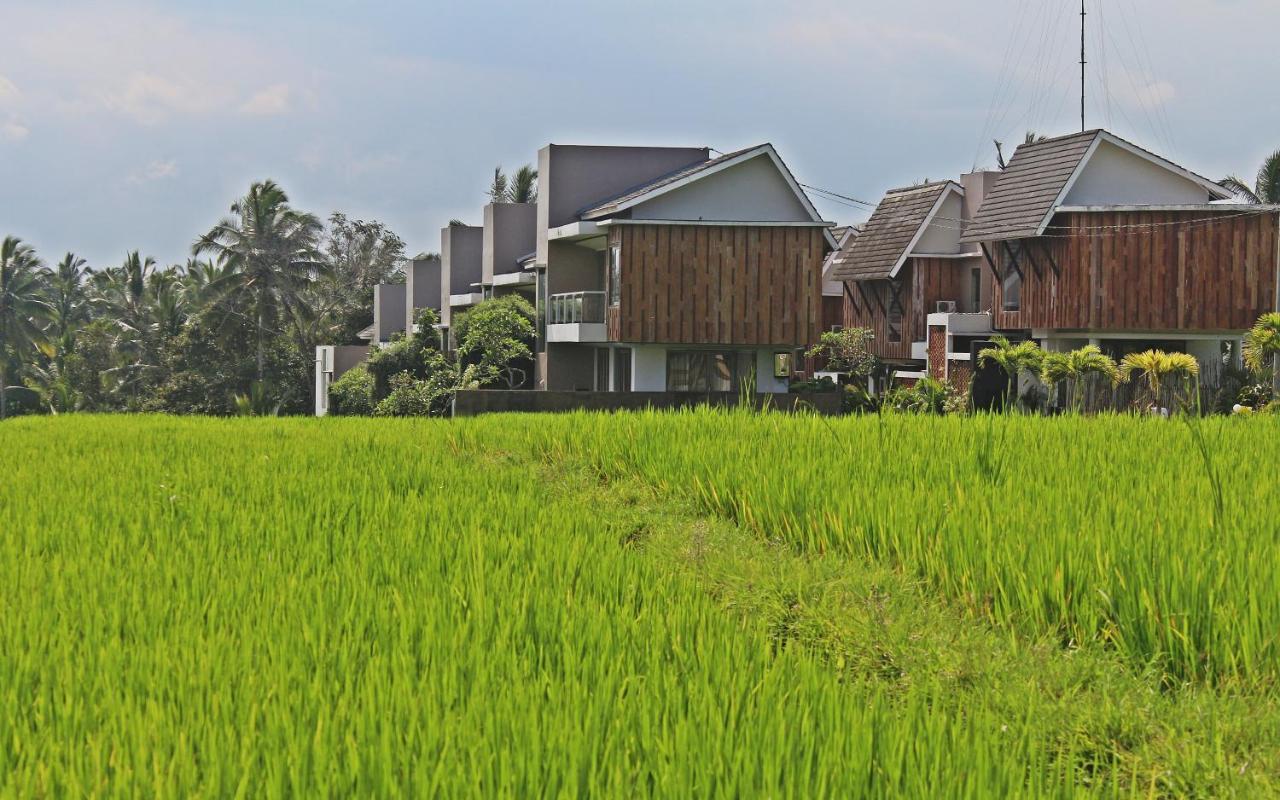 Greenfield Luxury Villa