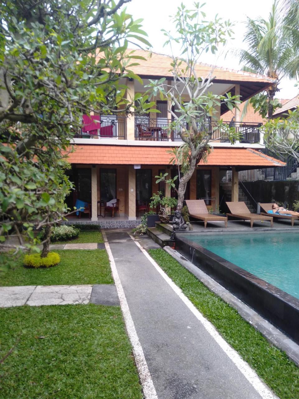 Guest house Merthayasa 2*