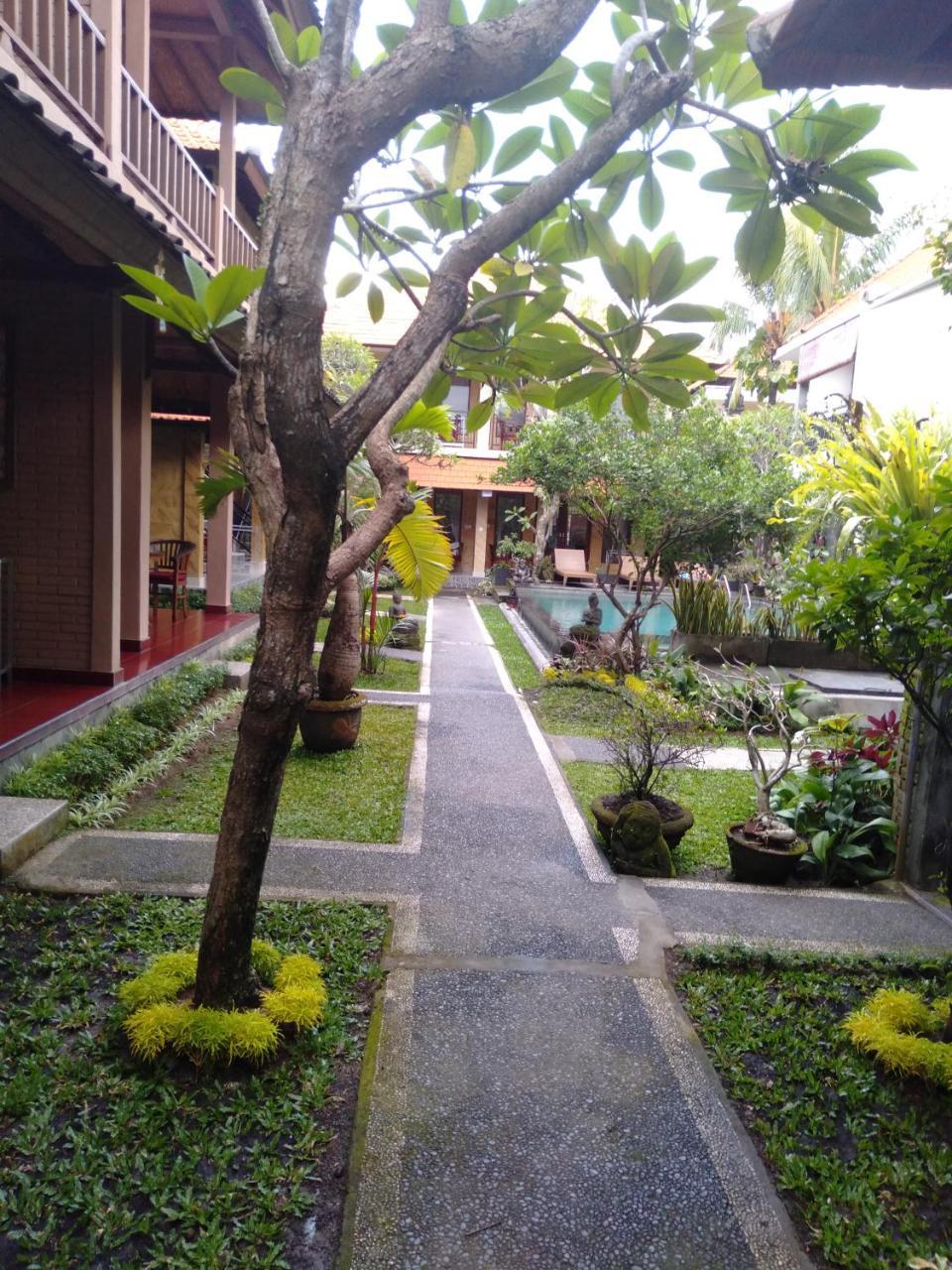 Merthayasa Guest house