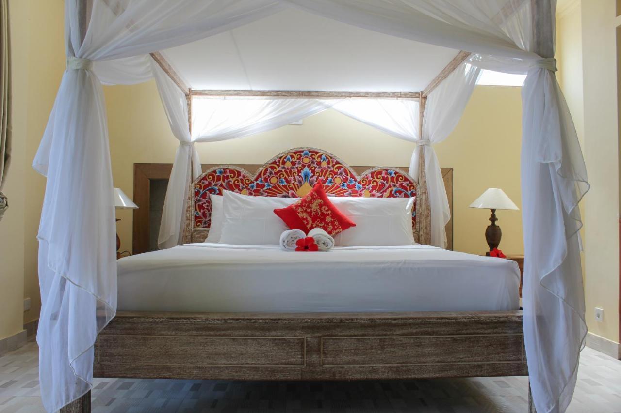Manada Guesthouae Bed & Breakfast 3*