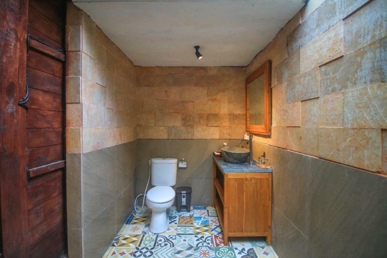 Ari Guest house