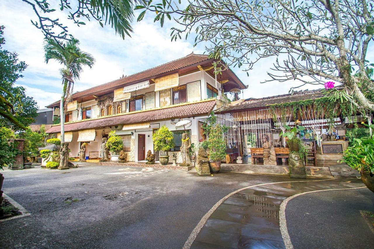 Hotel Tukad White House 3*