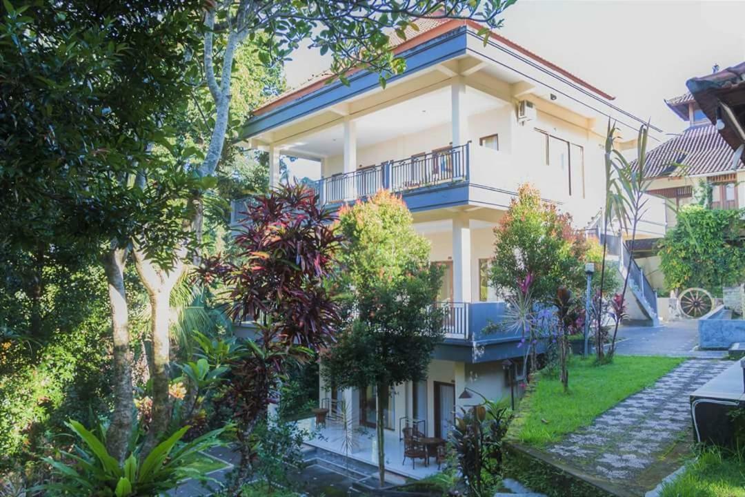 Agung Trisna Guest house *