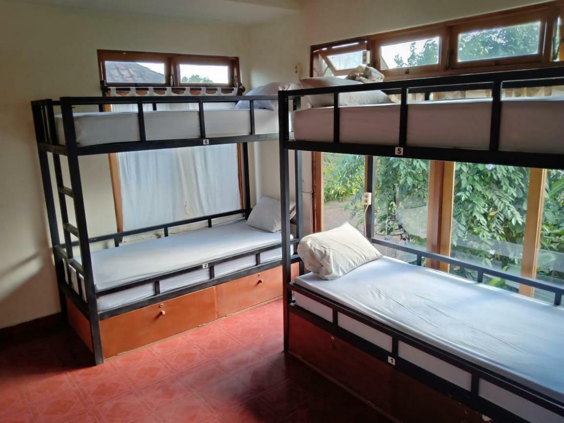 Uma Kutuh Hostel *