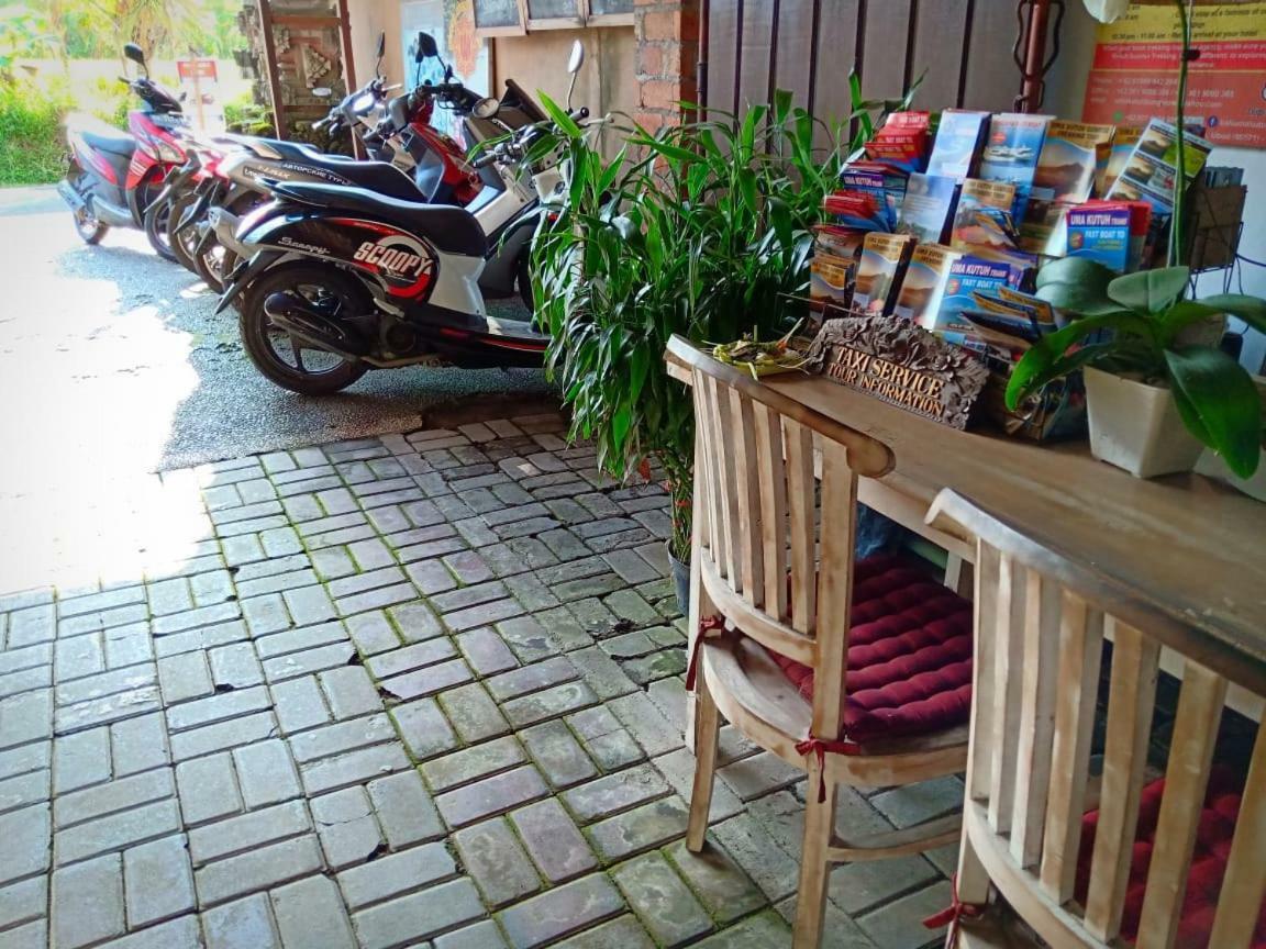 Uma Kutuh Hostel *