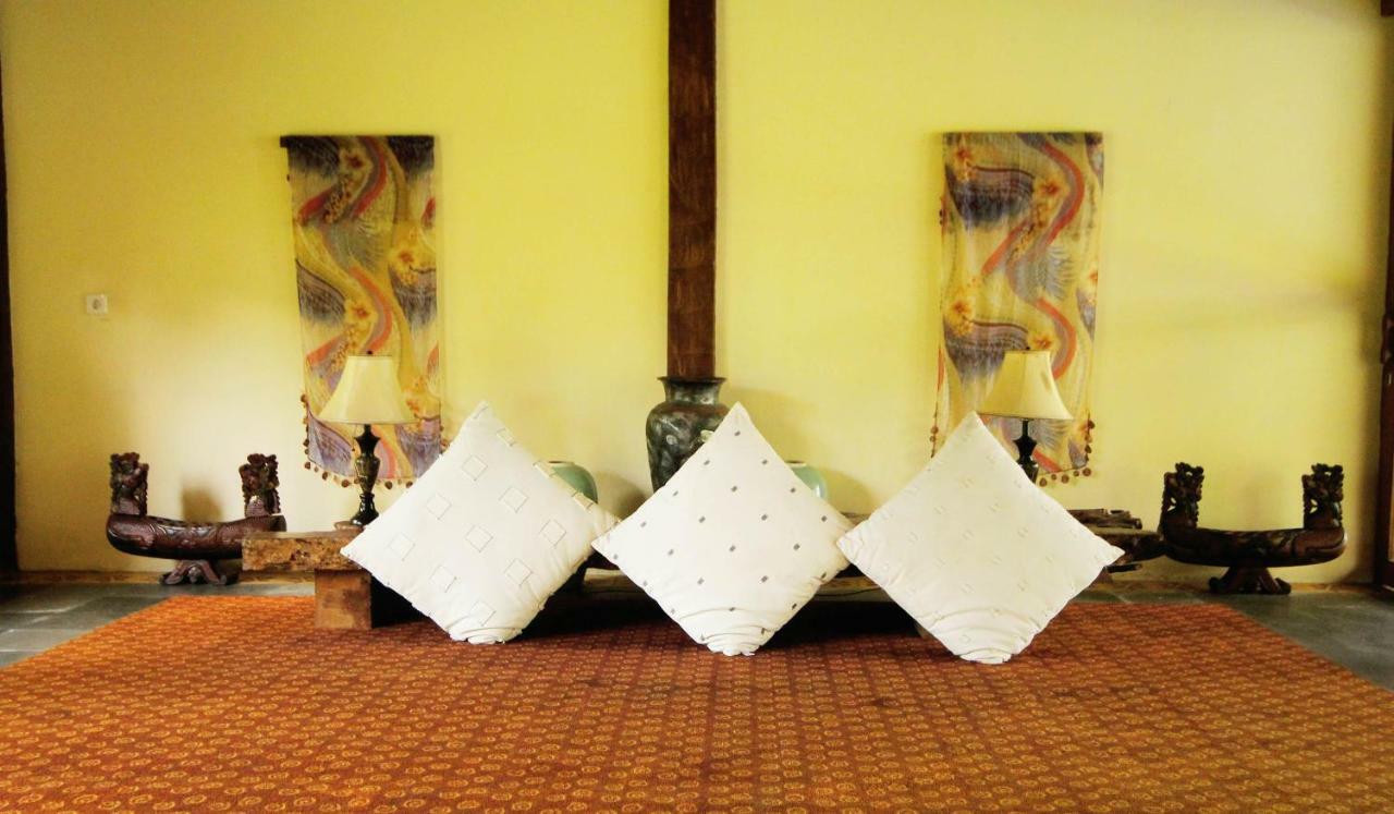 Sapulidi & Gallery Bali Resort