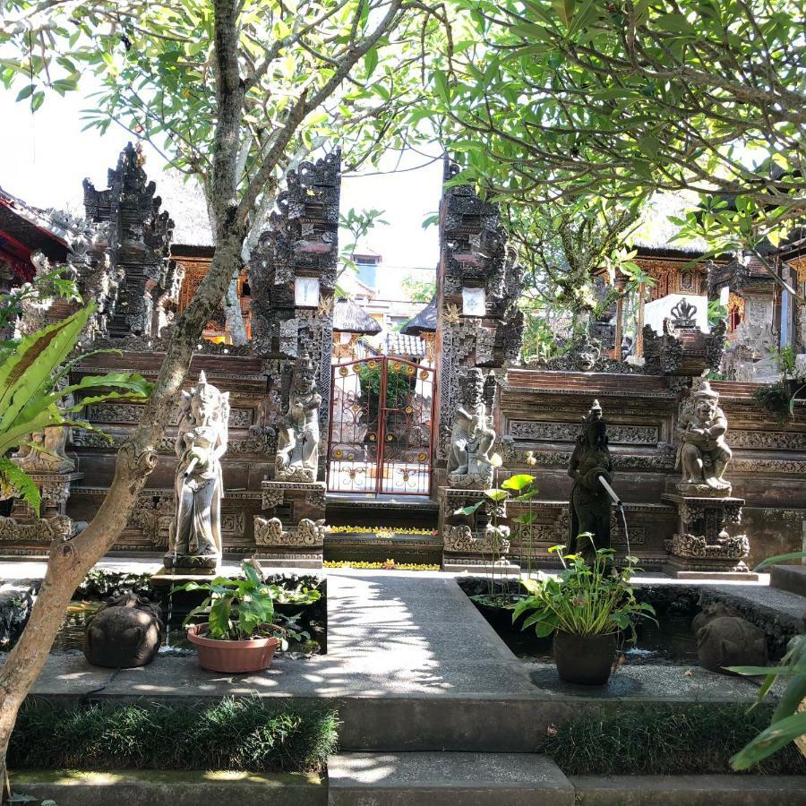 Rumah tetamu Betutu Bali