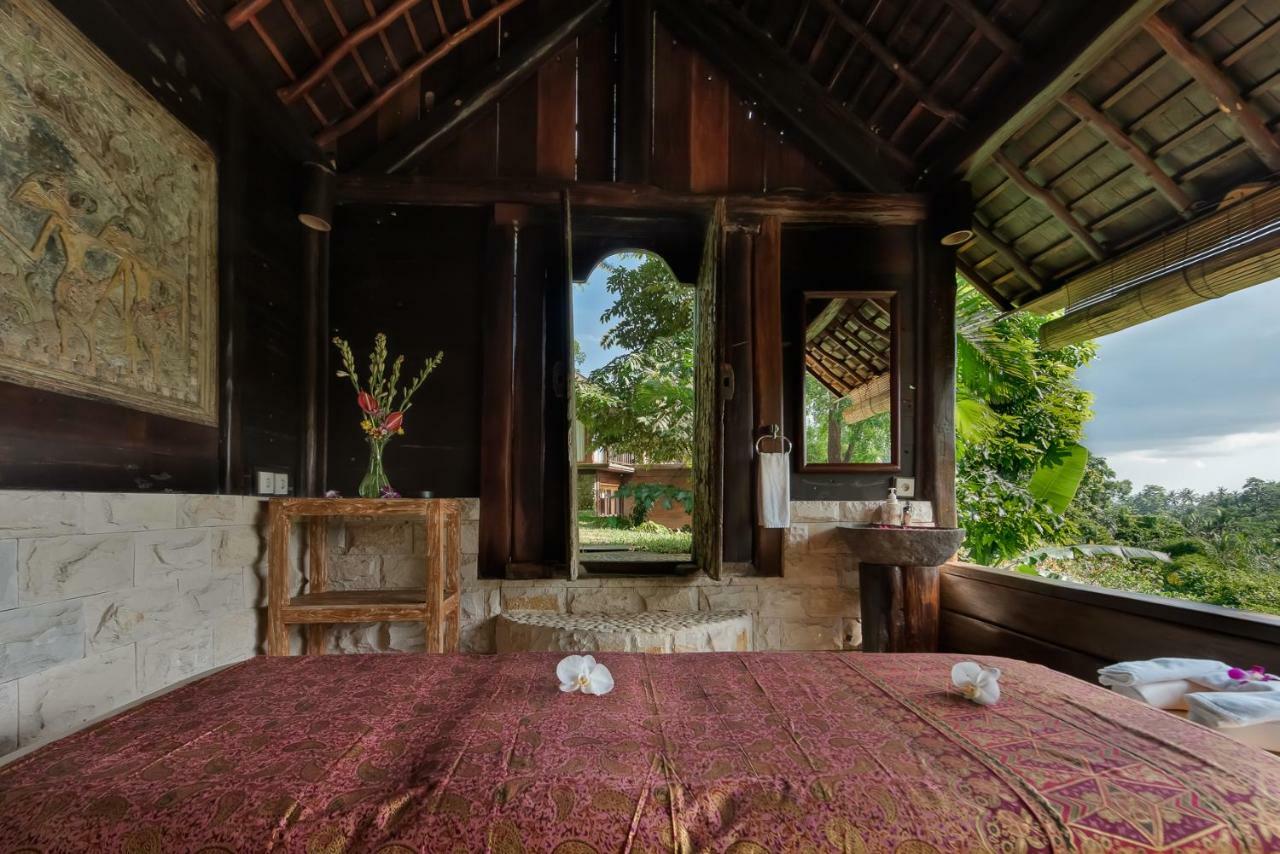 Villa Kamaniiya River Sayan -