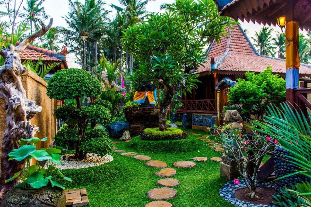 Lestaru * Ubud (Bali)
