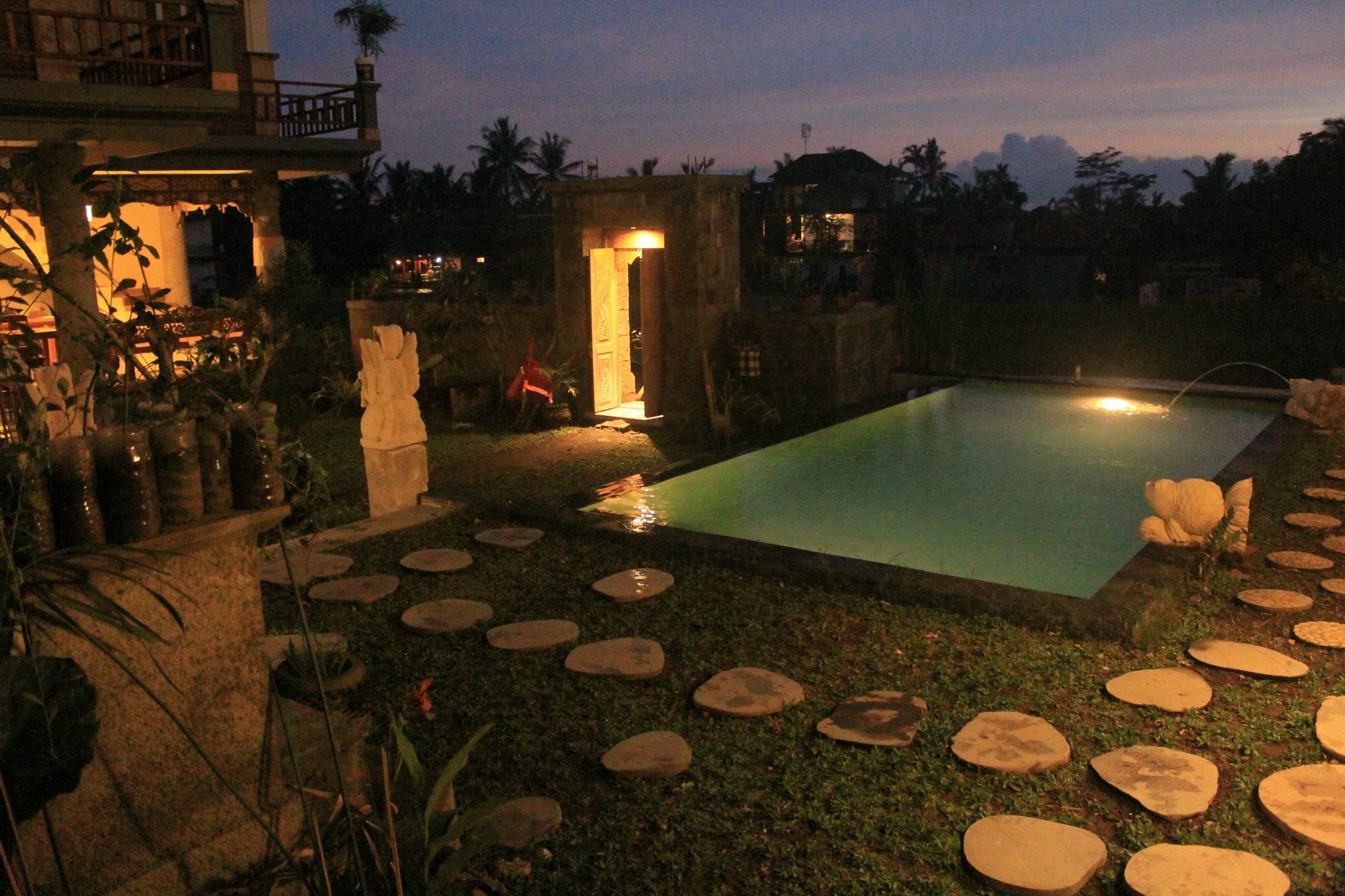 Nirwa Karma 2* Ubud (Bali)