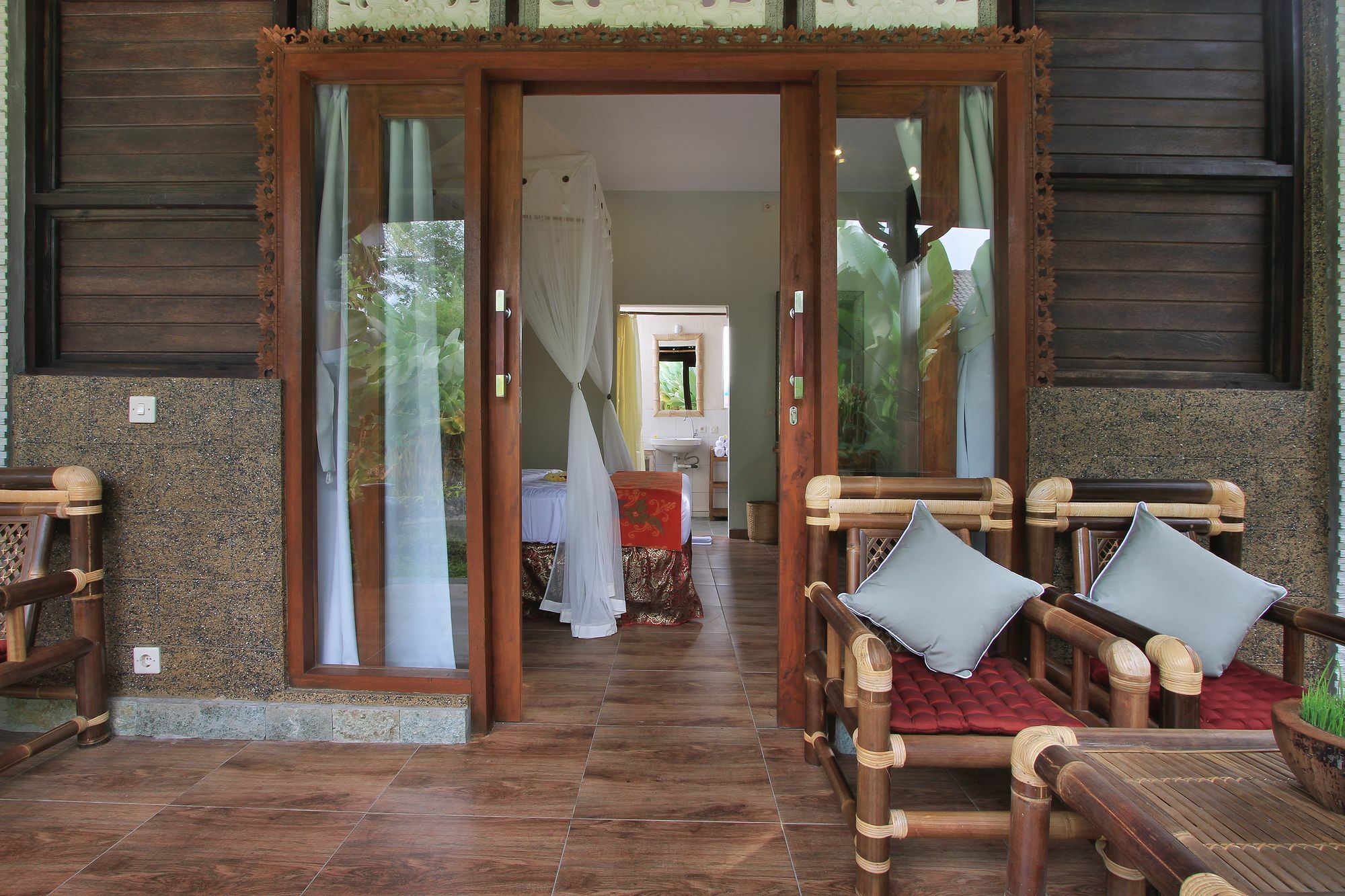 Kishi-kishi Villa *
