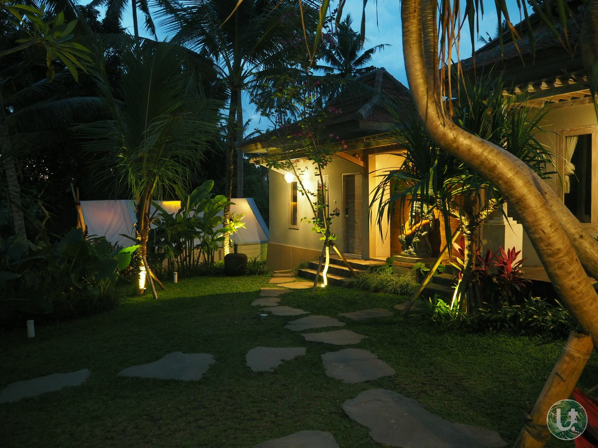 Tropical Hostel *