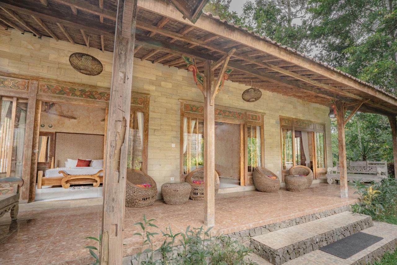 Senetan And Villa Ubud (Bali)