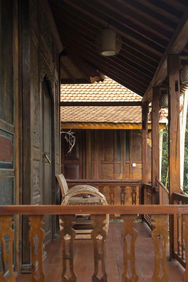 Lodge Uma Lanne - A Wooden Hideway Villas