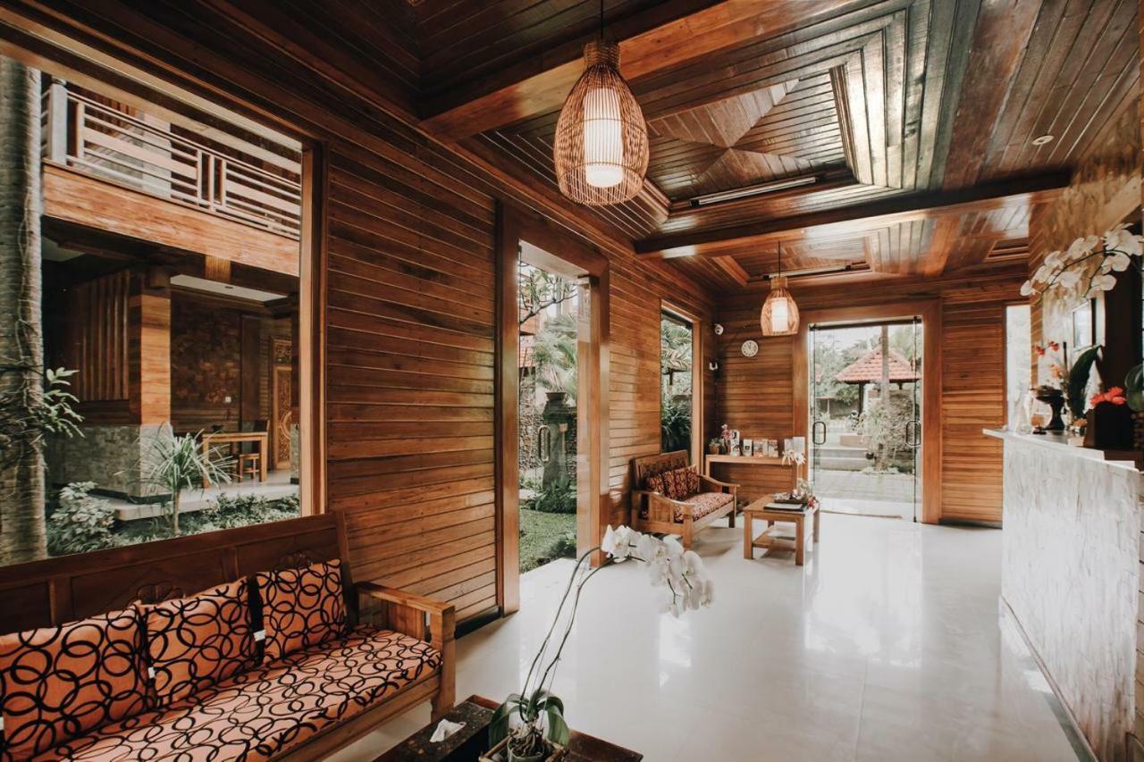 Budhi Ayu Taman liburan