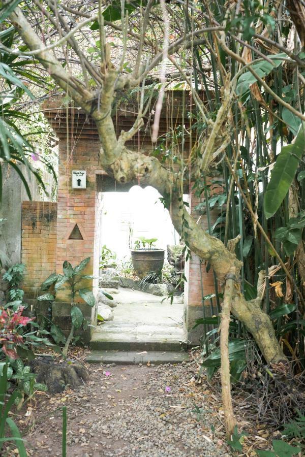 Sayan Ridge Villa *