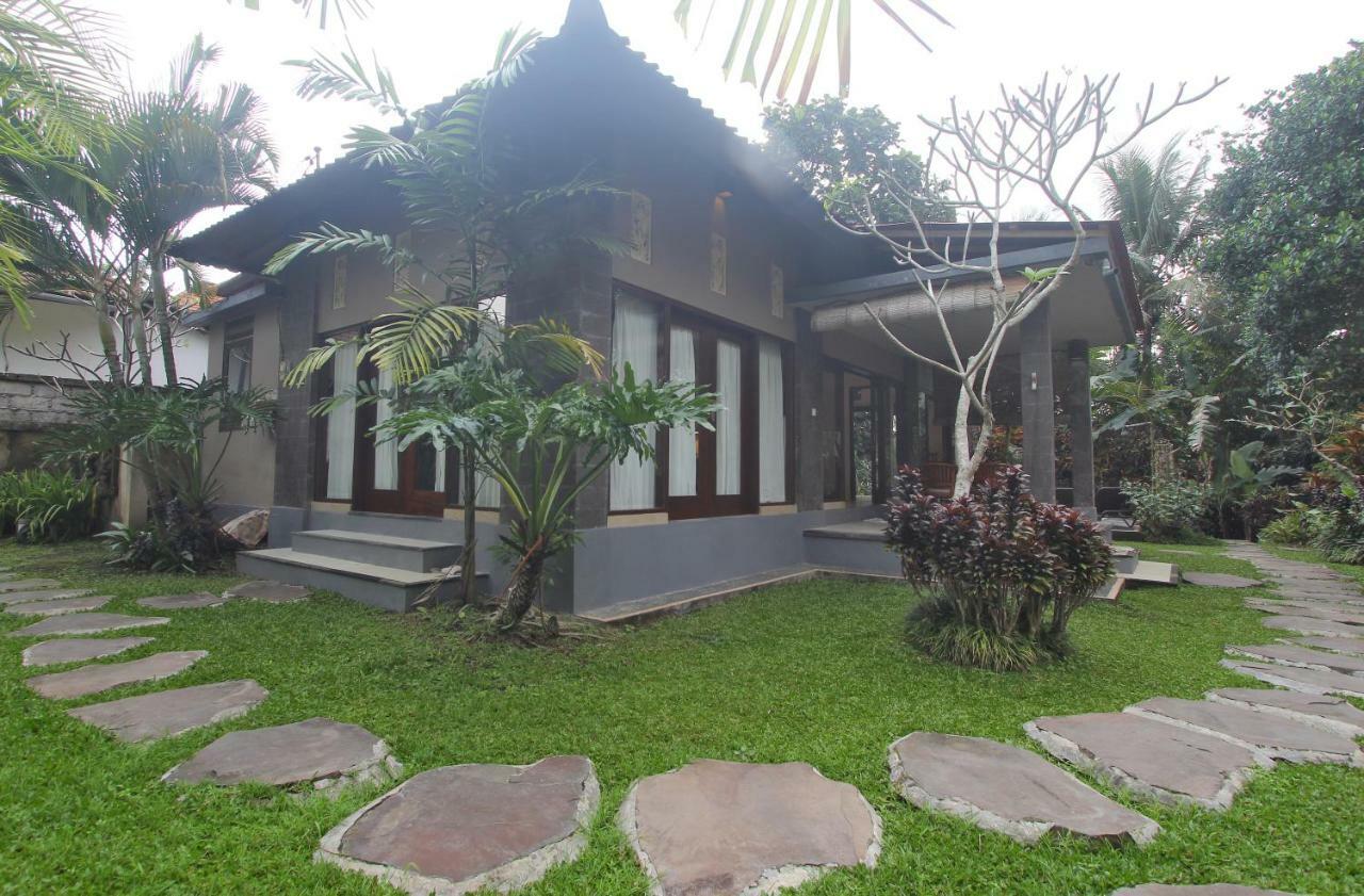 Dena's Place