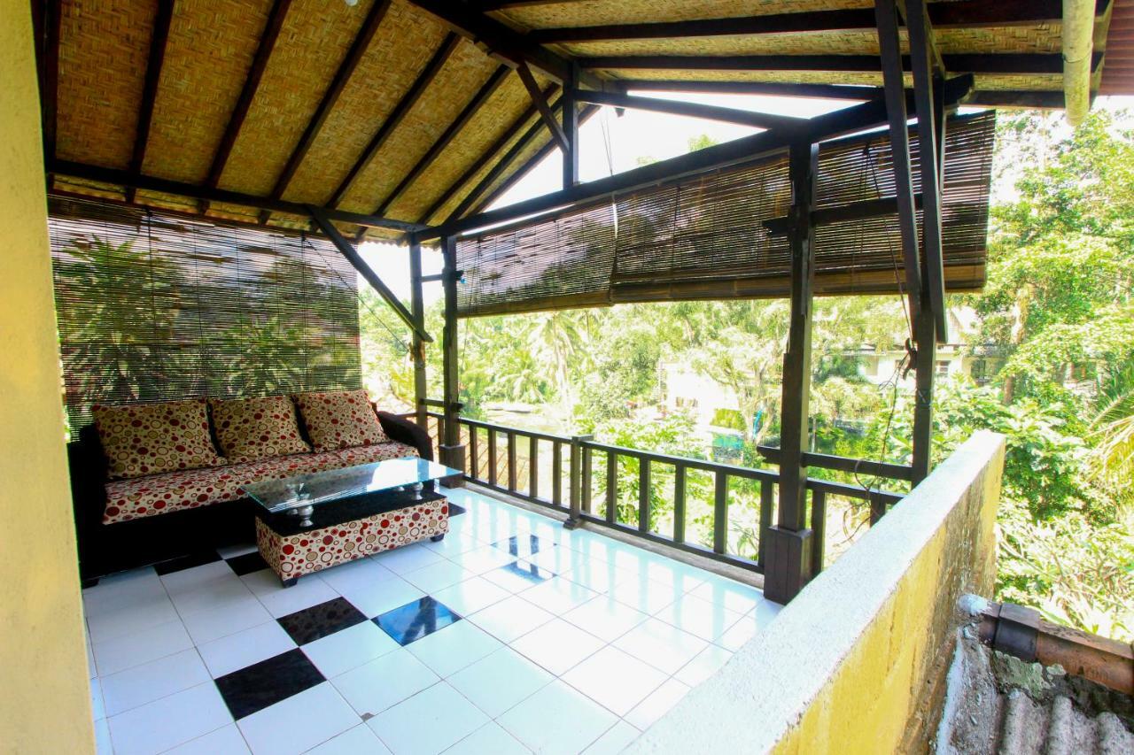 Tegal Pendet With River Views Guest house