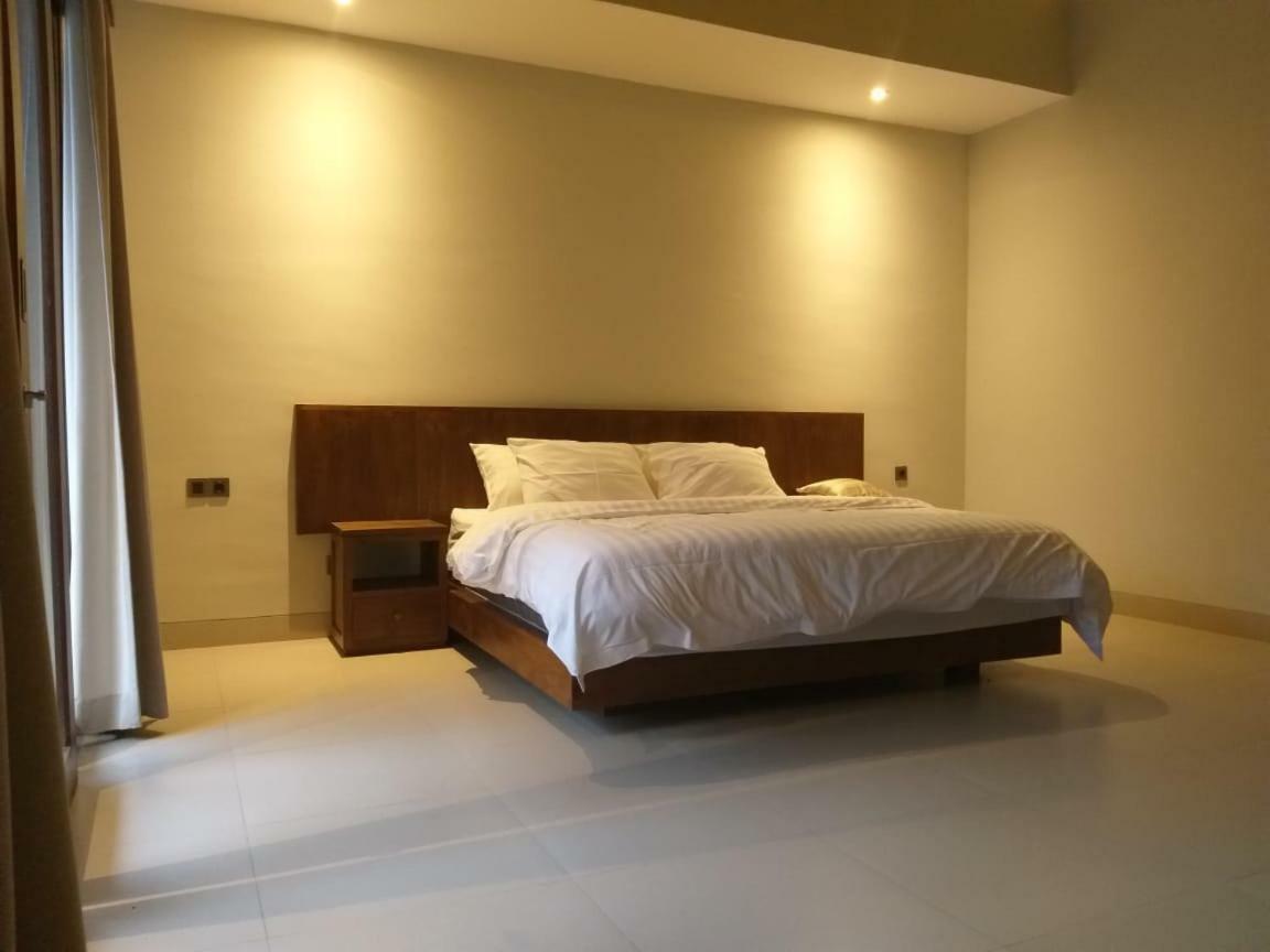 Ara Villa