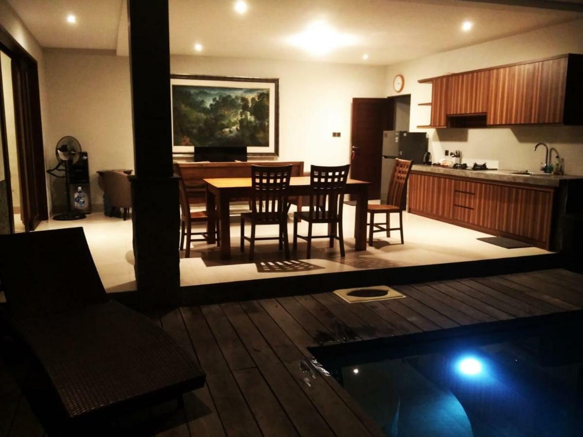 Ara Villa *