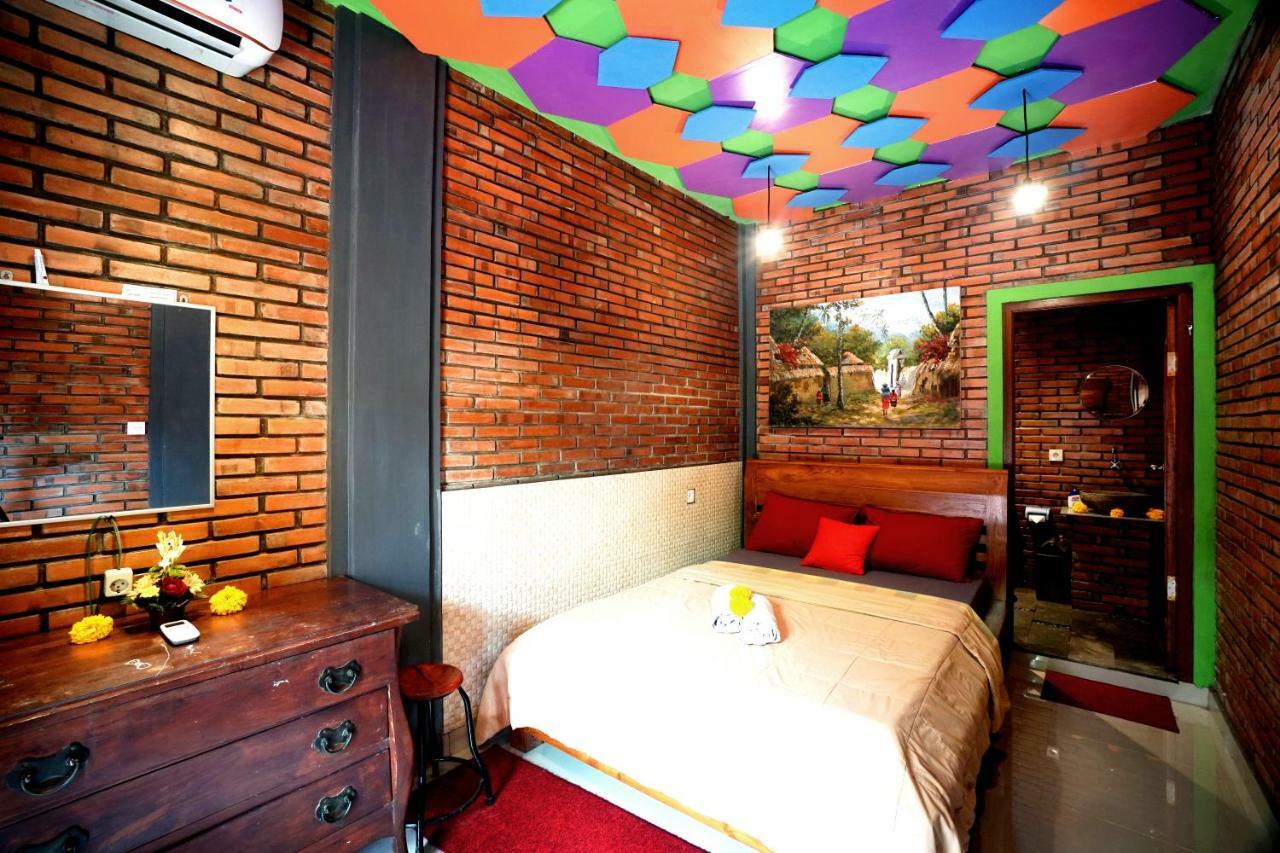 Asik Bali House 2*