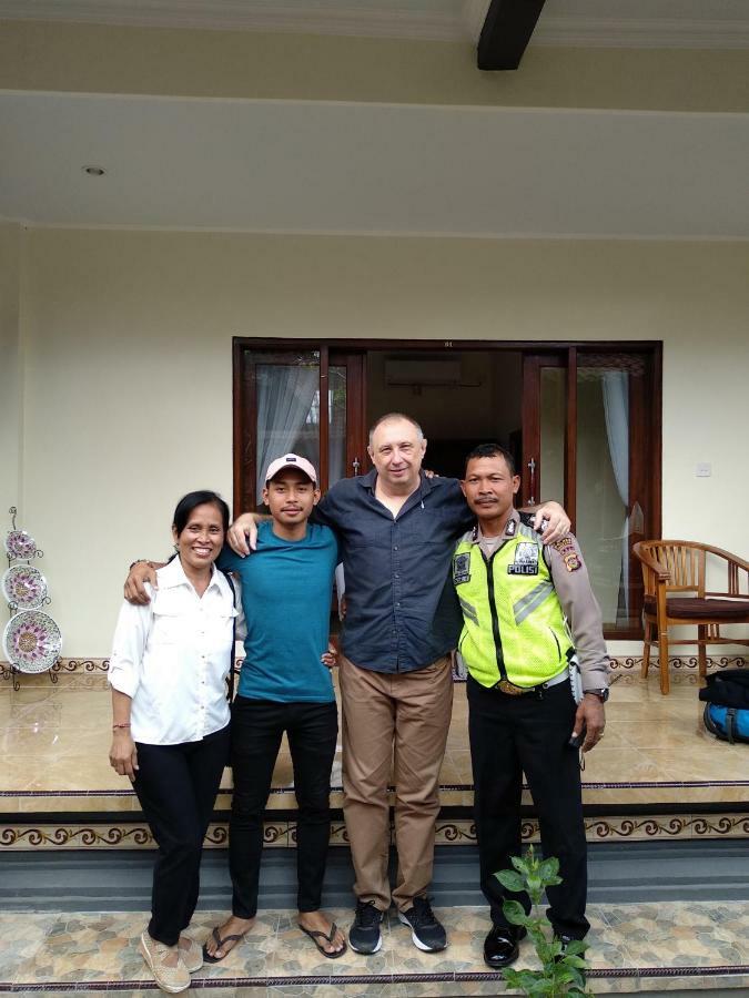 Nengah House Homestay *