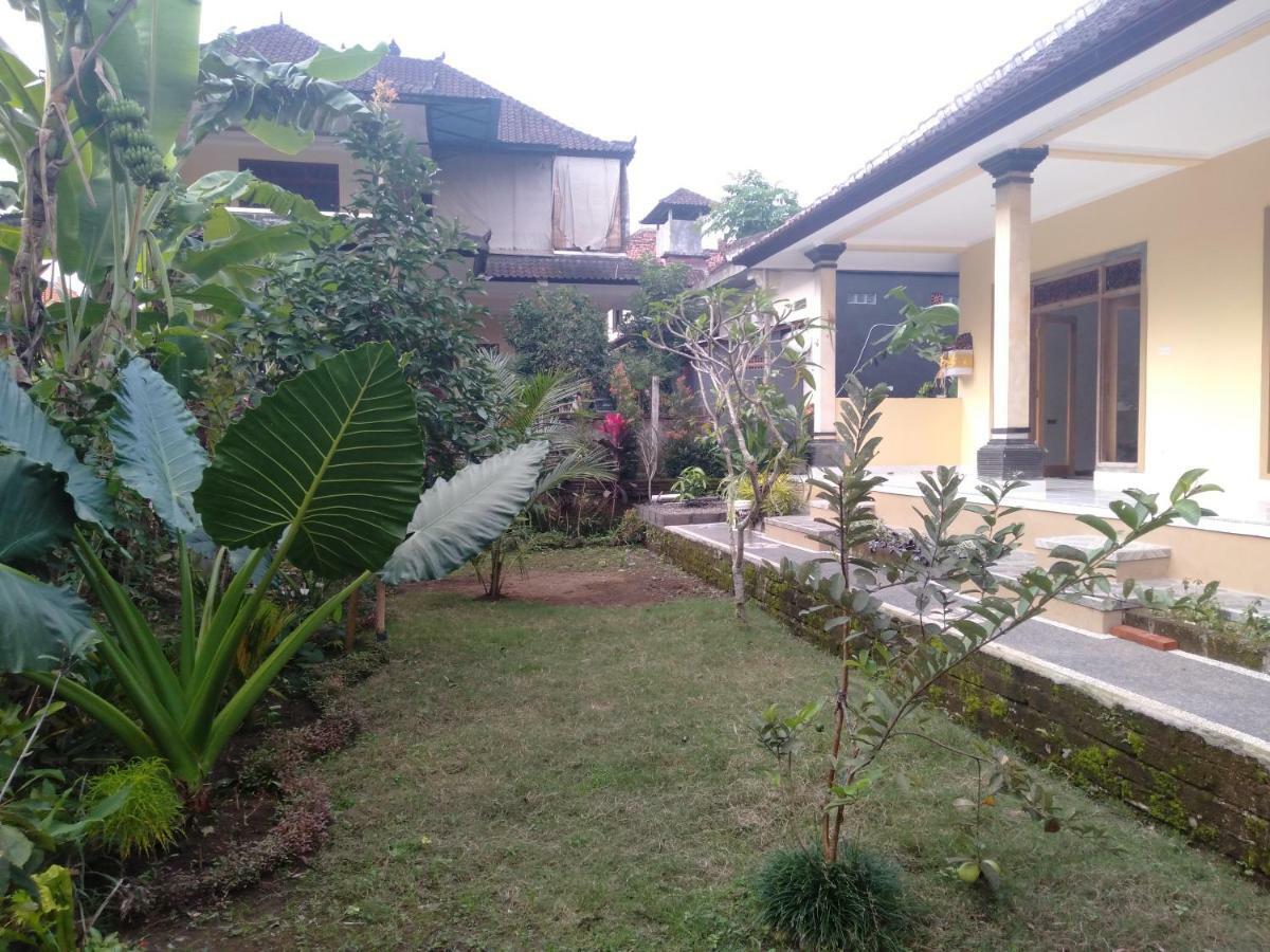 Sastra House Homestay *