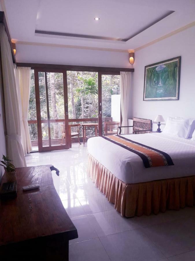 Guest house River Side House