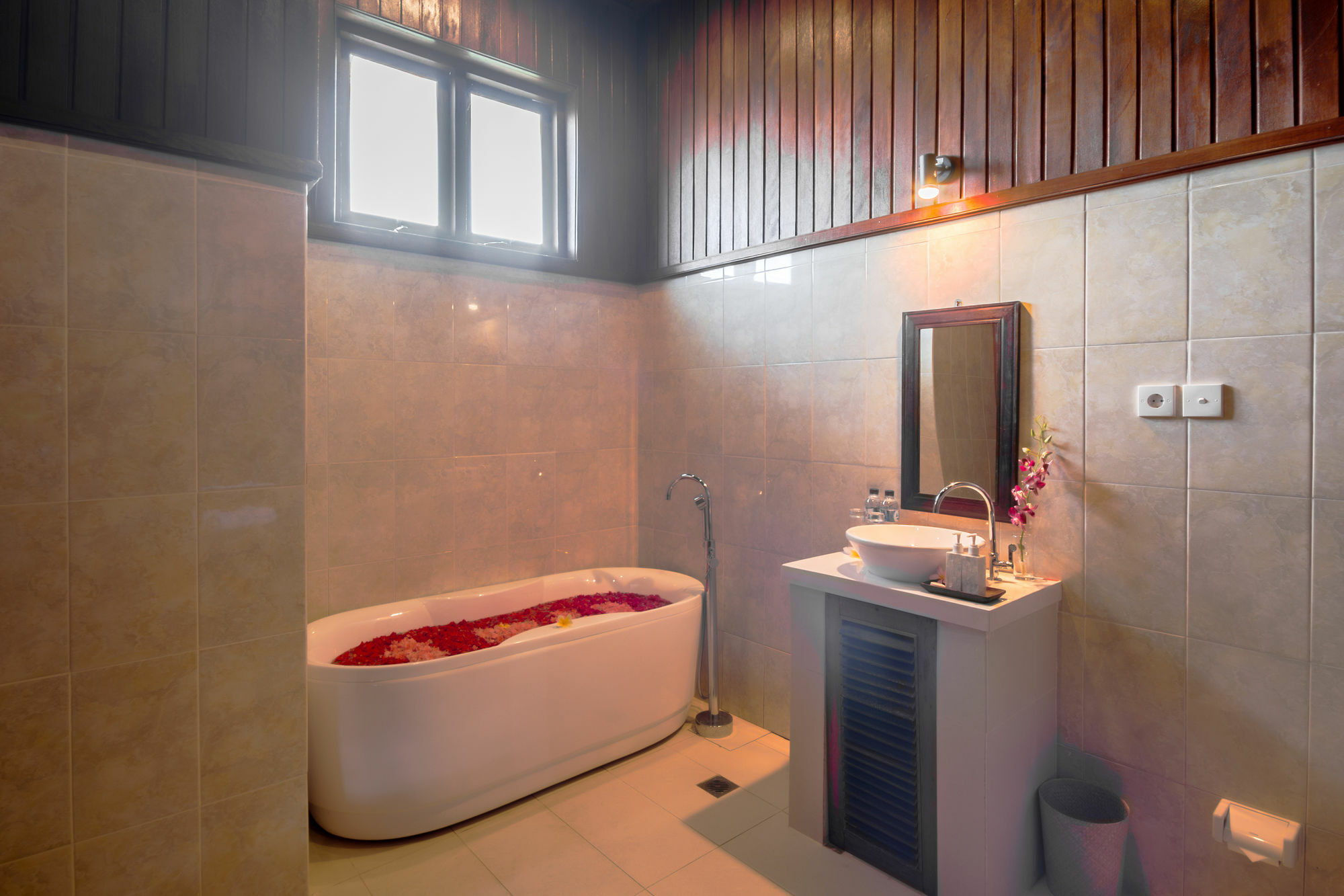 Hotel Loka Pala 3*