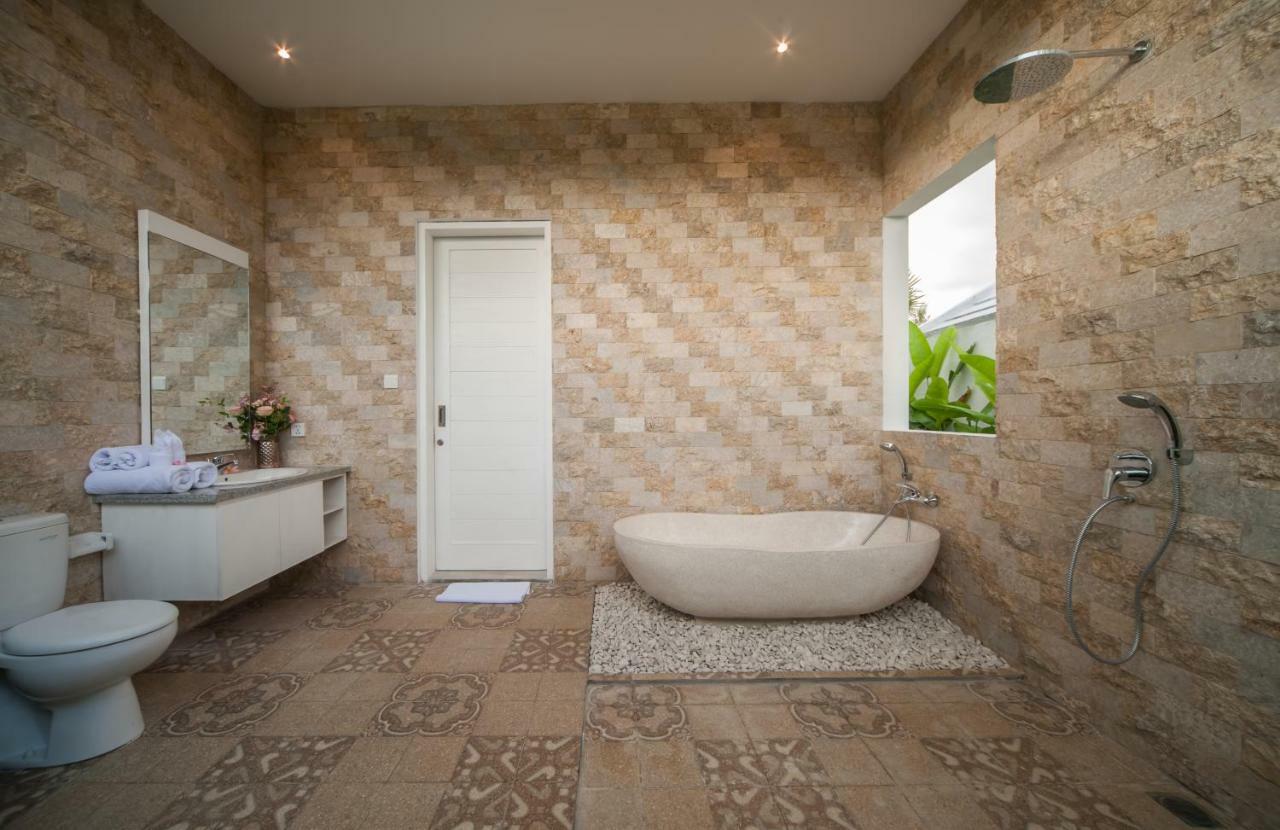 Tirta Padi 3, Villa