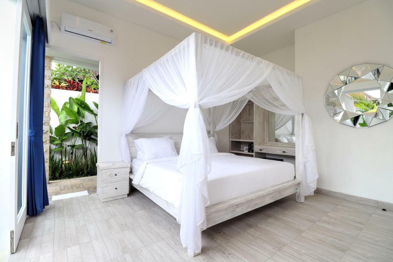 Tirta Padi 3, Villa *