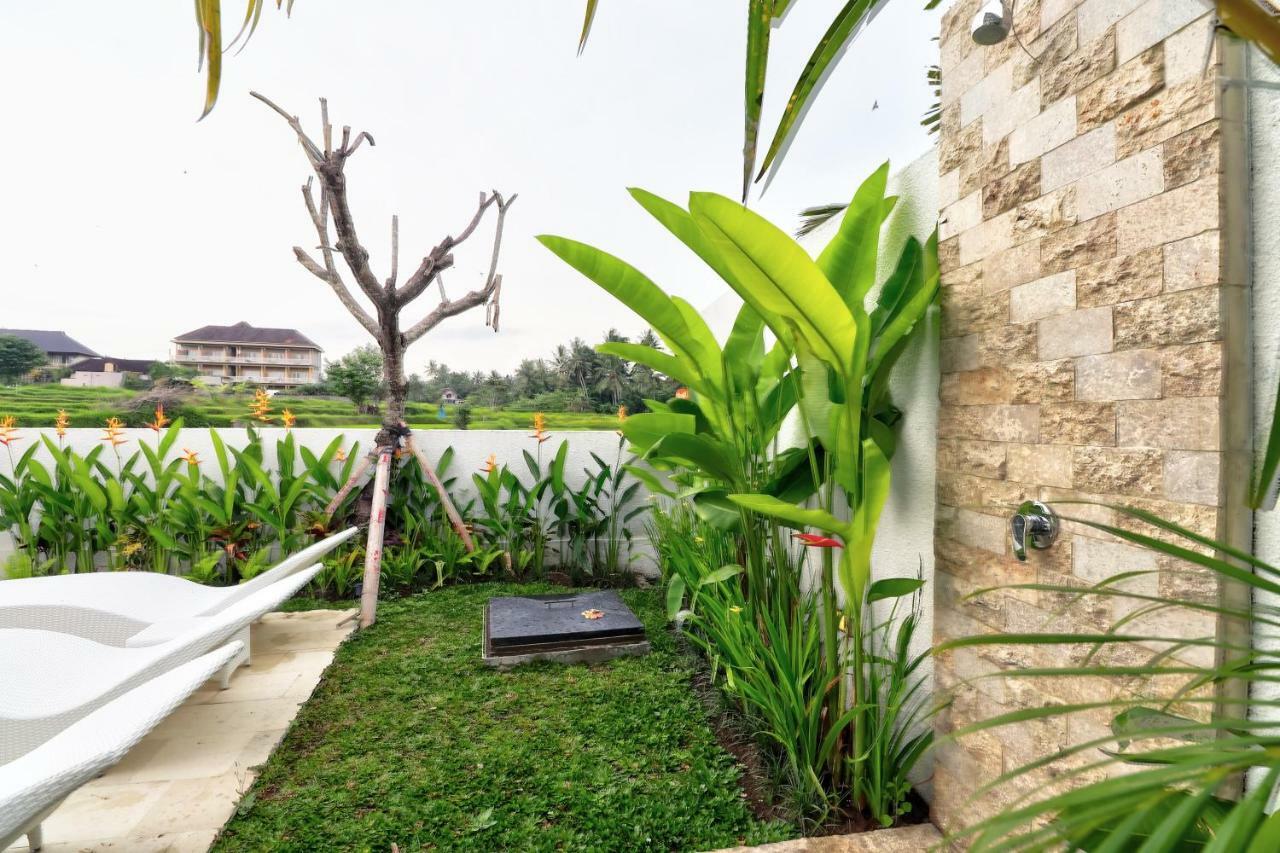 Tirta Padi 3, Villa *
