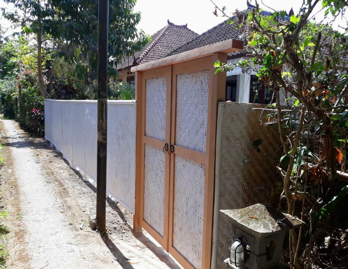 White Creative Campuhan Villa *