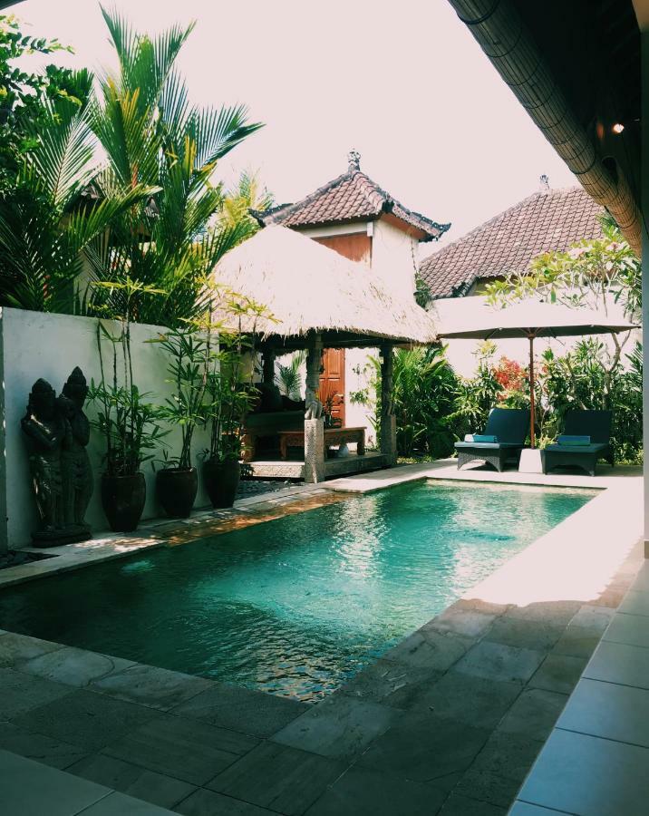 Pondok Seken Wooden *