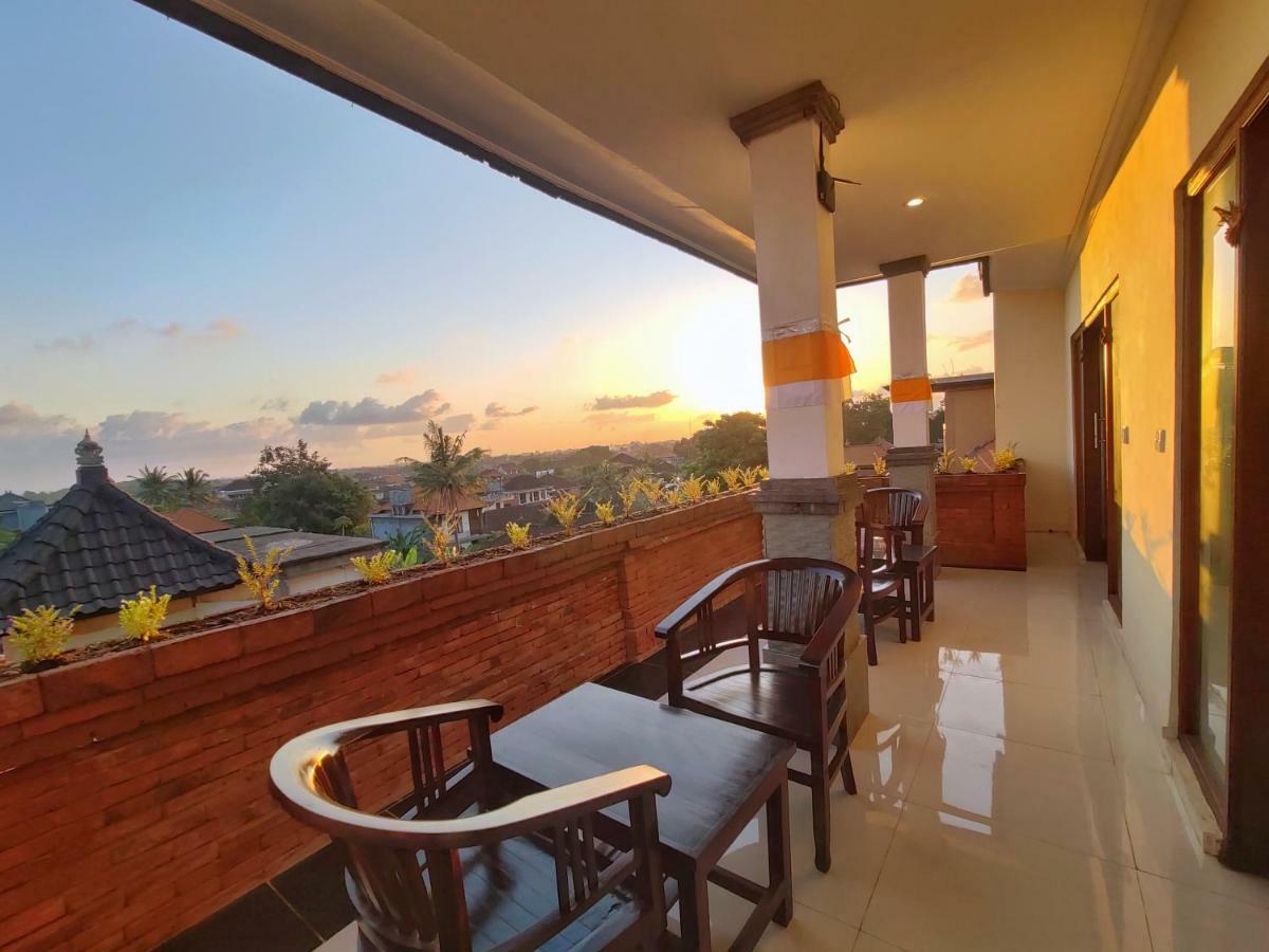 Kubu Taman Homestay