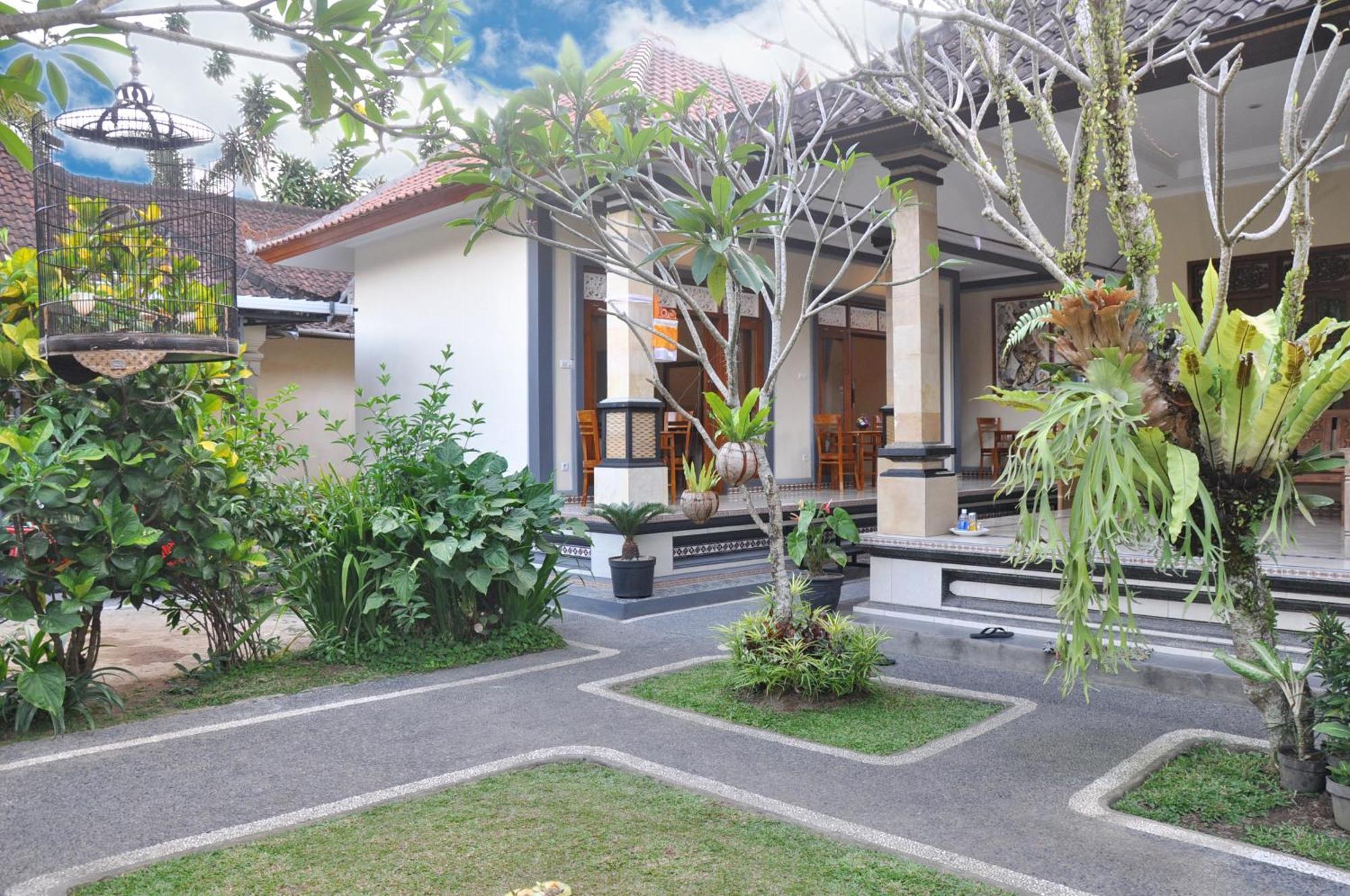 Dunung Sari Homestay *
