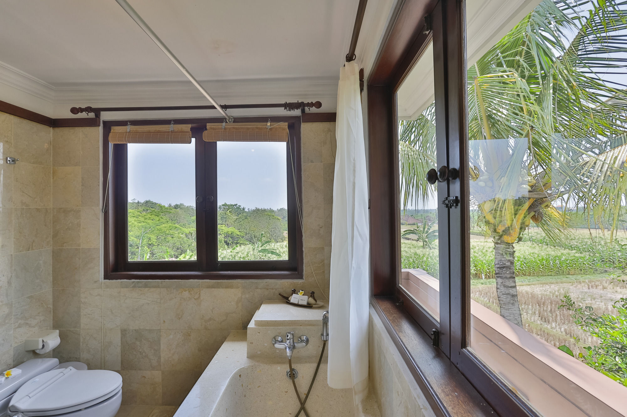 Annapurna River View Hotel 3*