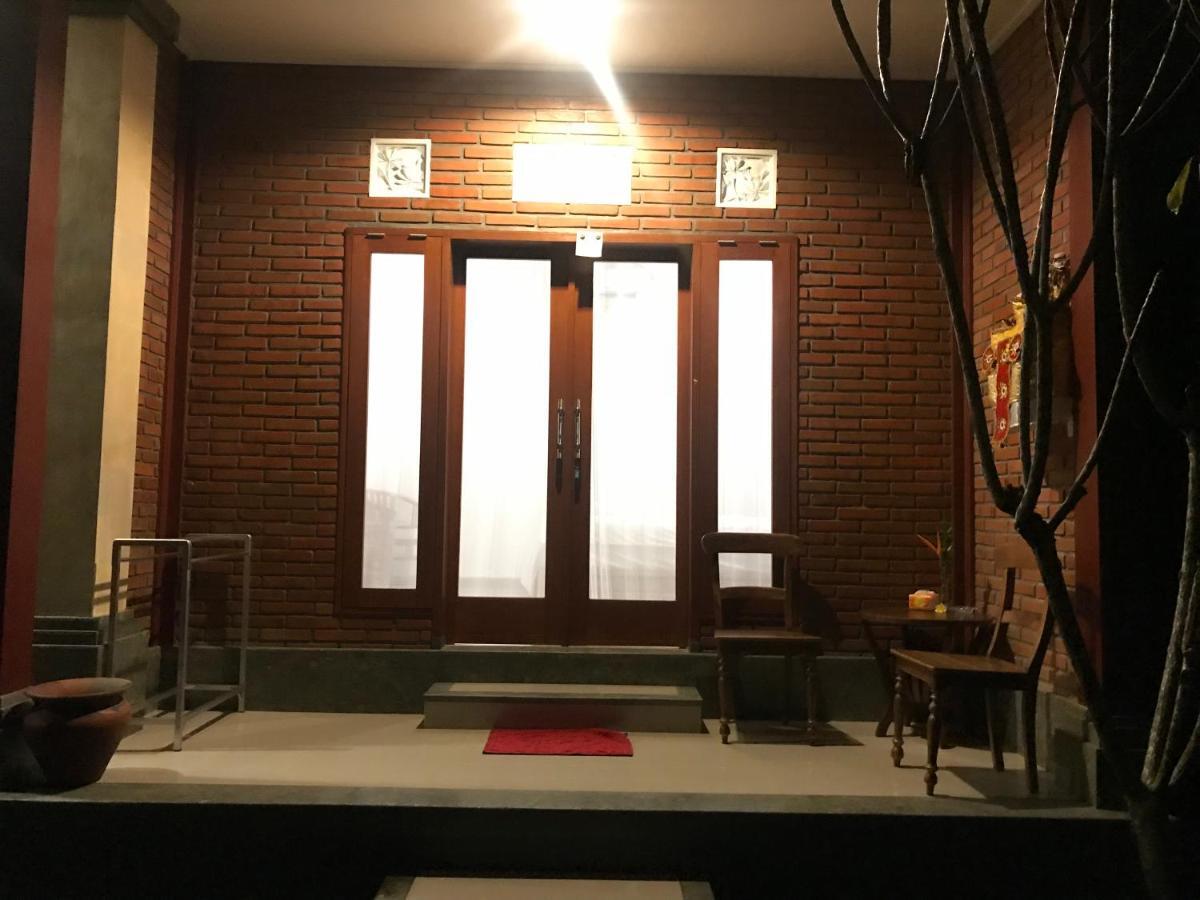 Semara Teges House