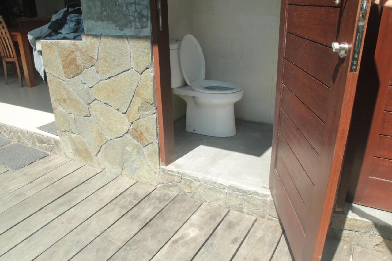 Ara *