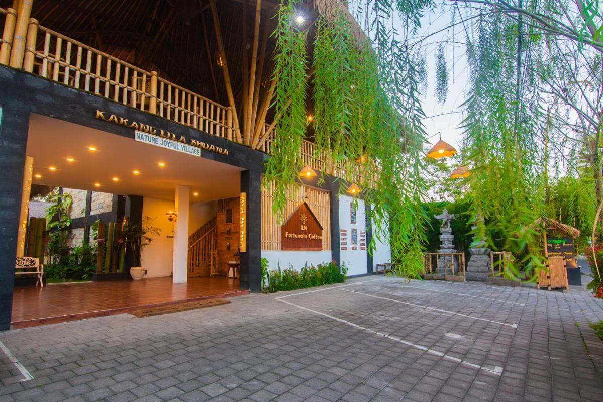 Karang Lila Bhuana 3*