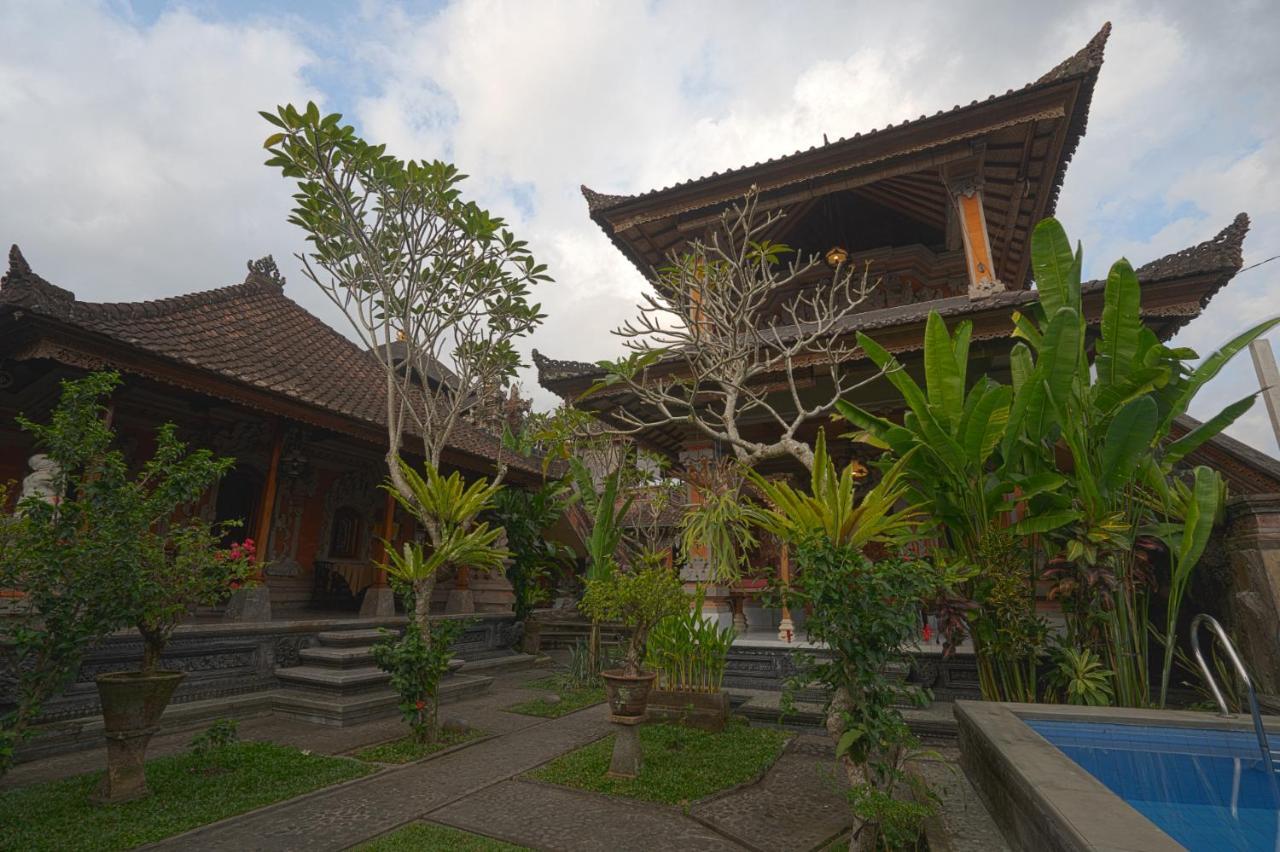 Guest house Aura Bisma 2*